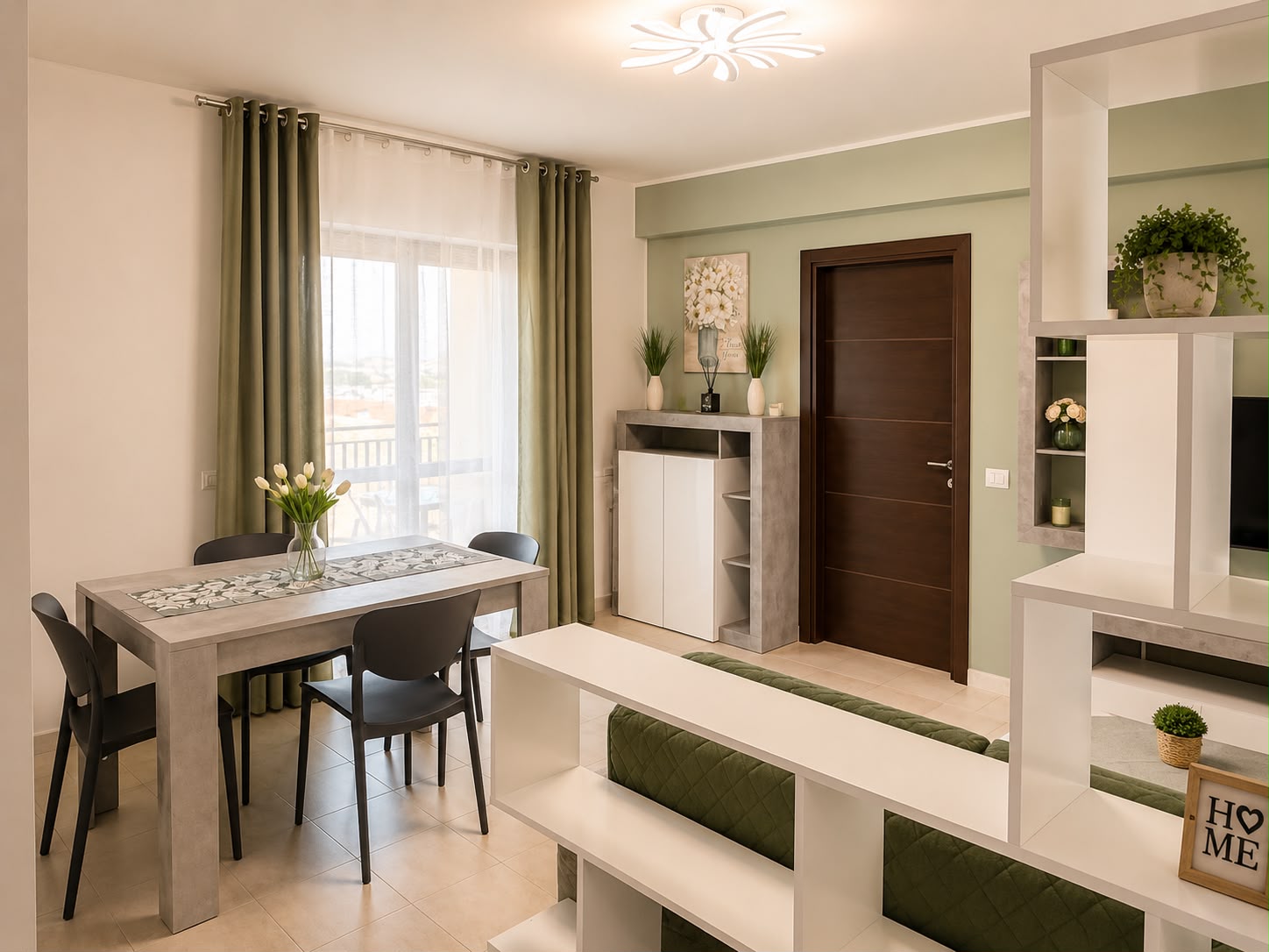 Soggiorno luminoso con terrazzo della casa vacanze GC HEJME a Roma Est